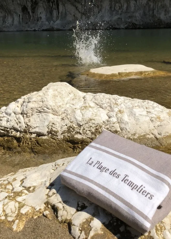 bord-ardeche-plage-des-templiers.jpg
